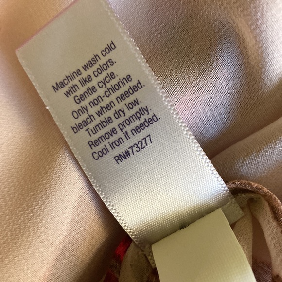 Jennifer Lopez sheer loose style Top - Picture 7 of 7